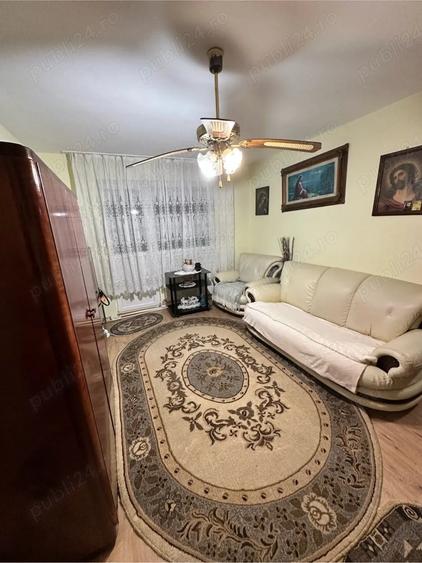 Apartament cu 2 camere decomandat în Botizului