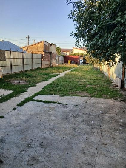 Casă cu 2 camere cu Teren 550 Mp în Central