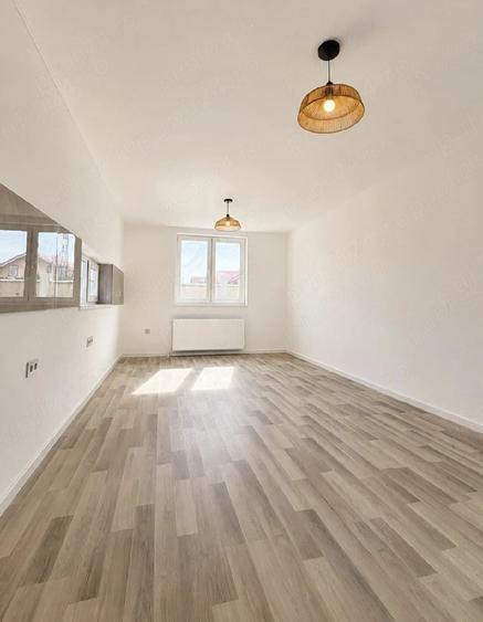 Casă cu 3 camere cu Teren 710 Mp în Central