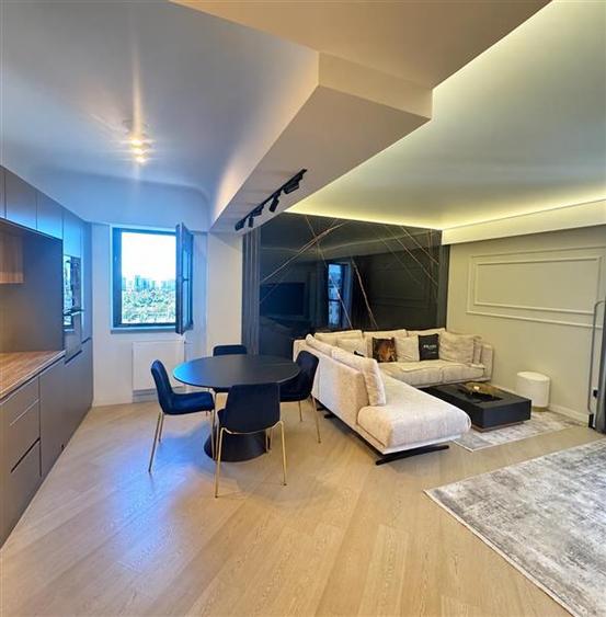 Apartament cu 3 camere decomandat în Pipera