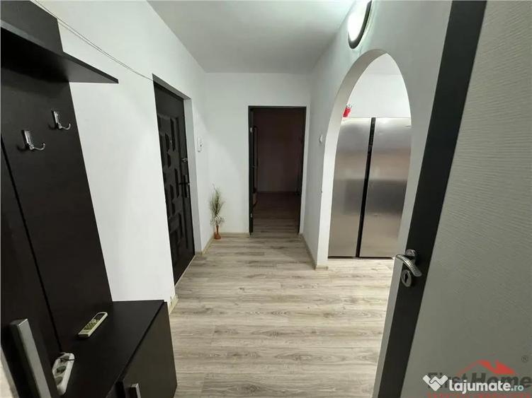 Apartament cu 4 camere decomandat în Obor