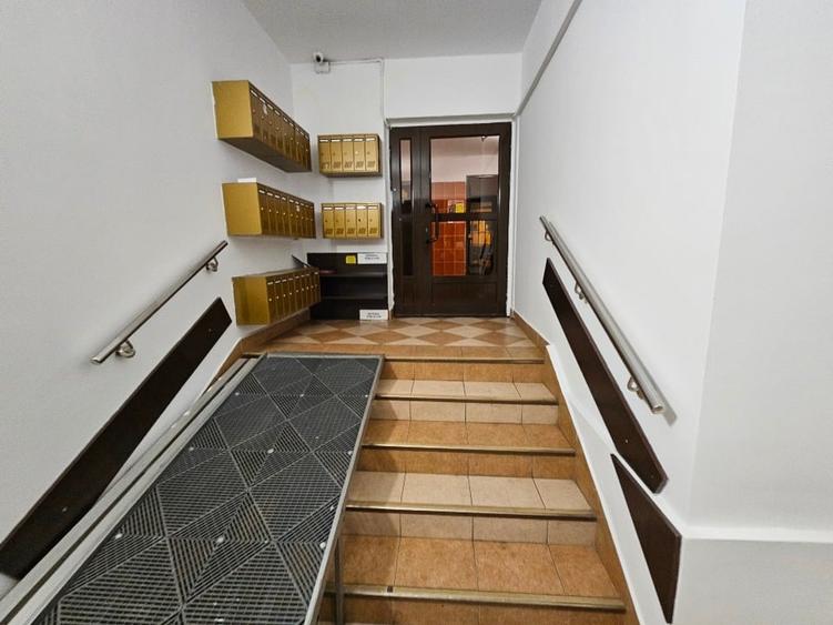Apartament cu 2 camere decomandat, mobilat în Calea Călărașilor