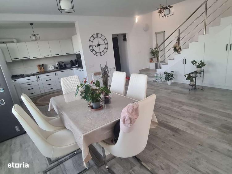 Casă cu 4 camere în Cârcea