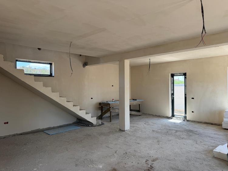 Casă cu 4 camere în Central