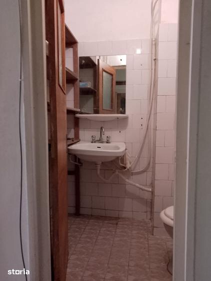 Apartament cu 3 camere decomandat în Călărași