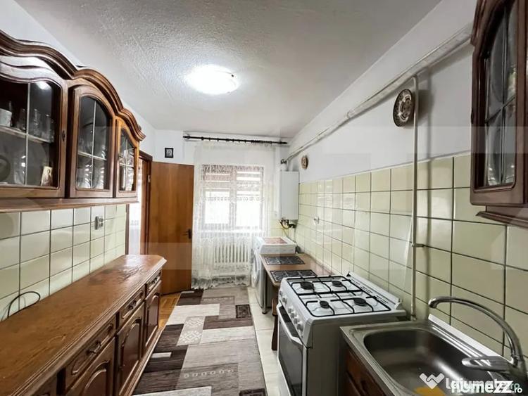 Apartament cu 3 camere decomandat în Central