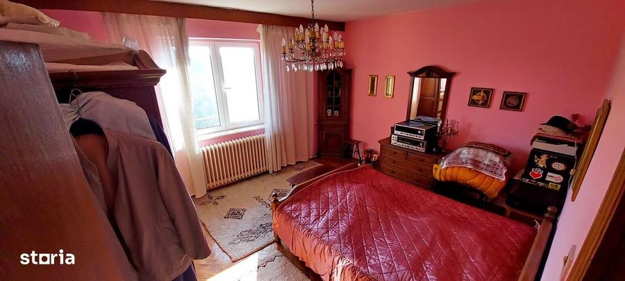 Casă cu 4 camere în Centrul Istoric