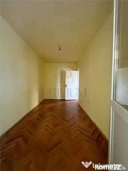 Apartament cu 4 camere semidecomandat în Soarelui