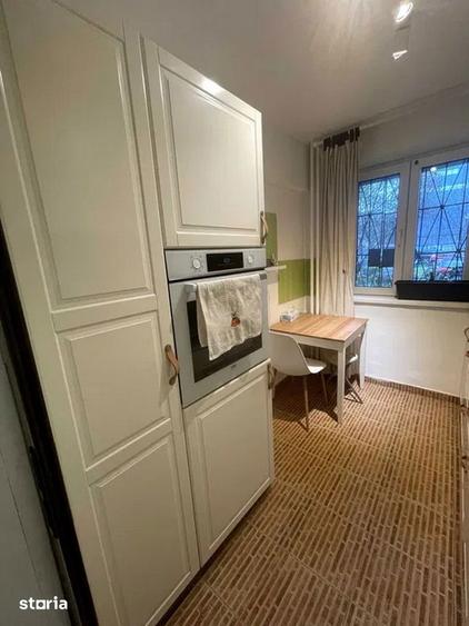 Apartament cu 3 camere semidecomandat în Drumul Taberei