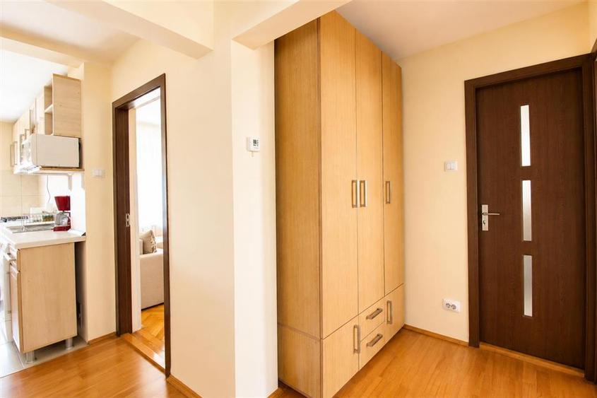 Apartament cu 3 camere decomandat în Grigorescu