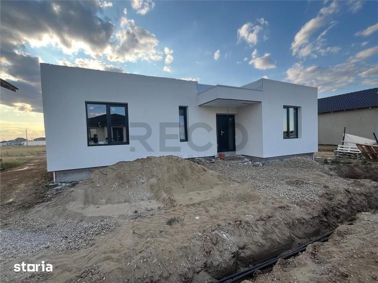 Casă cu 3 camere cu Teren 500 Mp în Sânmartin