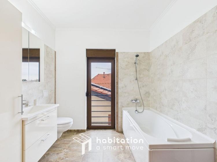 Casă individuală cu 5 camere cu Canalizare în Lunei