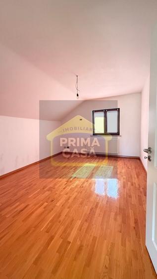 Casă individuală cu 4 camere cu Canalizare în Satulung
