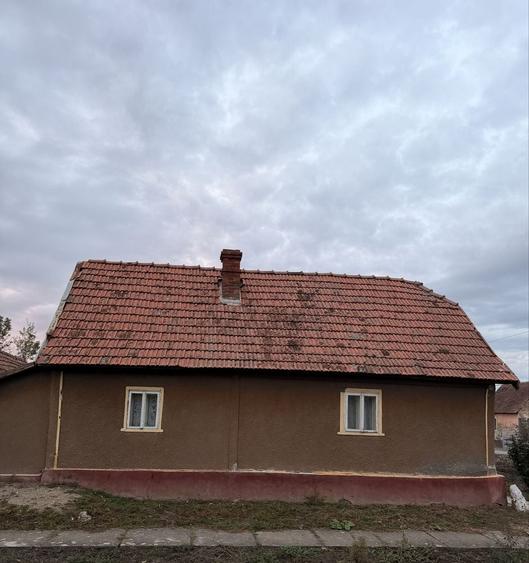 Casă cu 3 camere în Bârsa