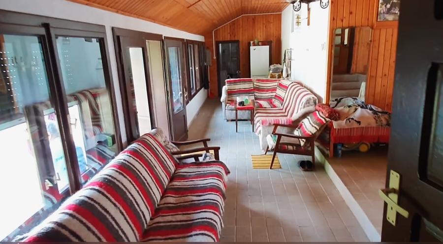 Casă individuală cu 9 camere cu Canalizare în Brebu Nou