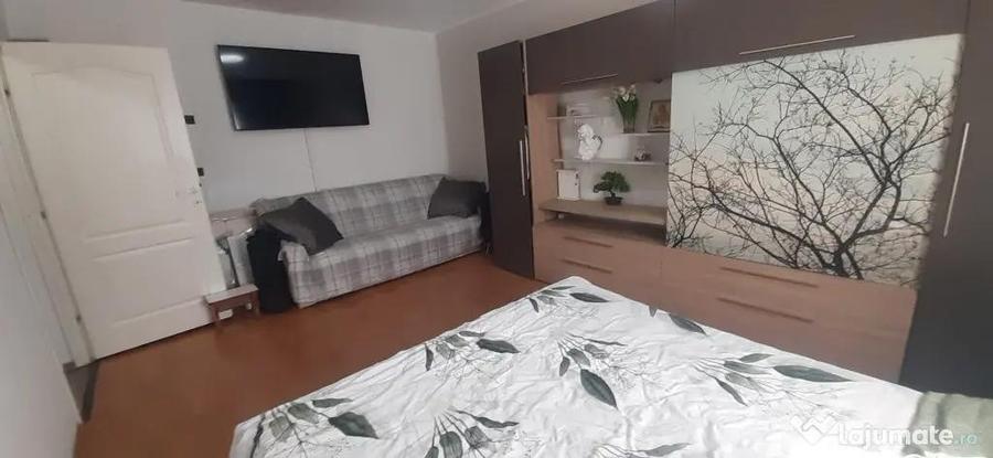 Apartament cu 2 camere decomandat în Republicii