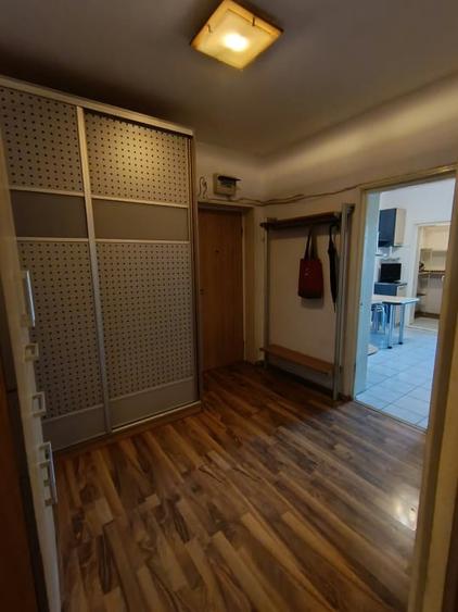 Apartament cu 3 camere decomandat, mobilat în Săsar