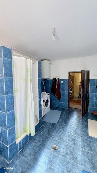 Casă cu 4 camere în Bujoreni