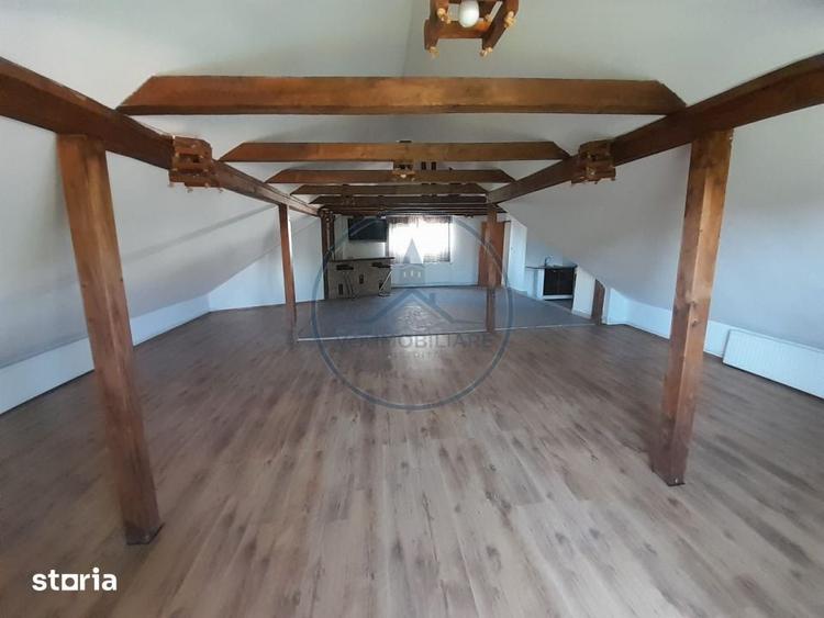 Casă cu 6 camere cu Teren 257 Mp în Independenței