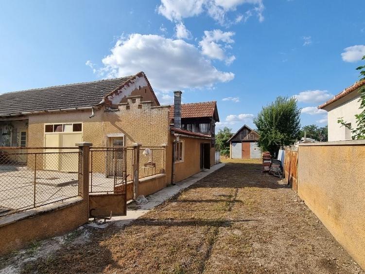 Casă cu 4 camere în Șimand