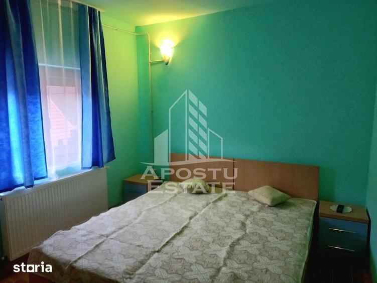 Casă cu 8 camere cu Teren 400 Mp în Moneasa