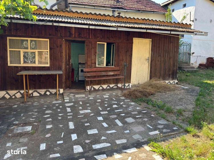 Casă cu 3 camere în Băița