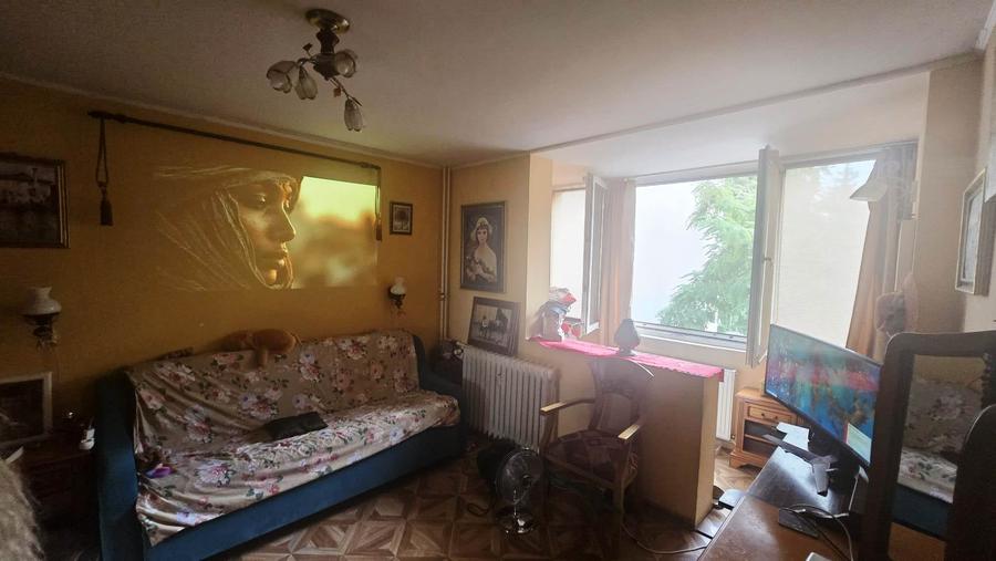 Apartament cu 3 camere decomandat în Ozana