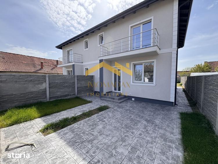 Casă cu 4 camere cu Teren 300 Mp în Sânmihaiu Român