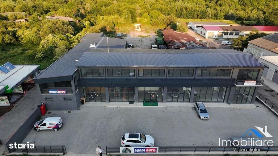 Spațiu comercial, de 550 mp, în Petros