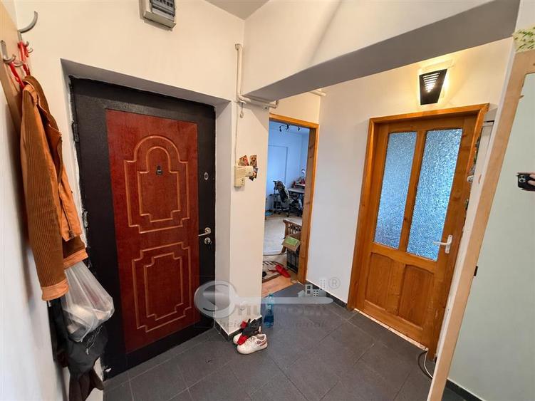 Apartament cu 3 camere decomandat, mobilat în Socola