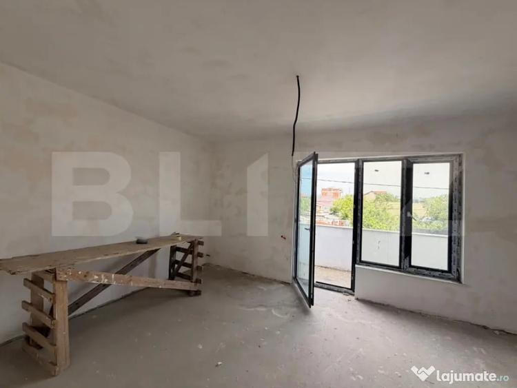 Apartament cu 4 camere decomandat în Central