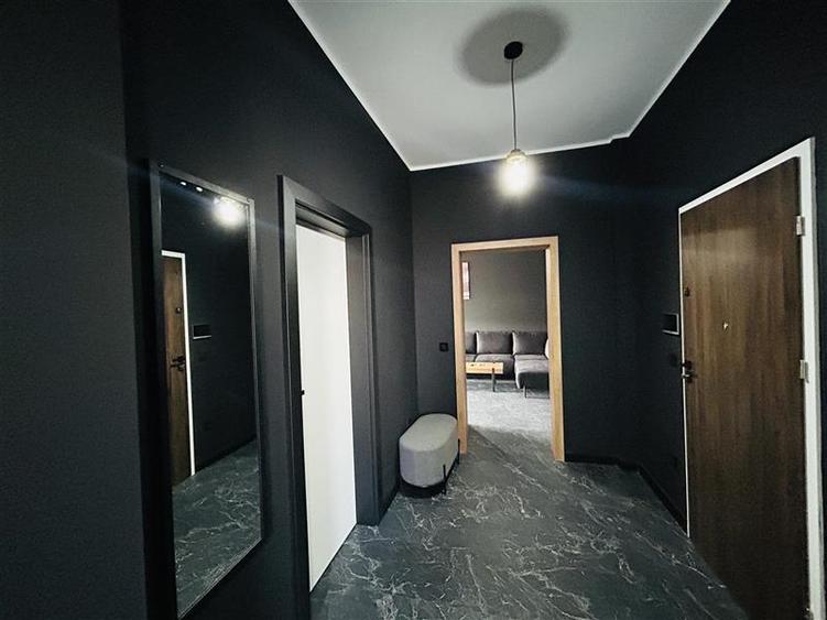 Apartament cu 3 camere nedecomandat în Hipodrom 4