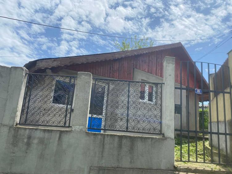 Casă cu 3 camere în Central
