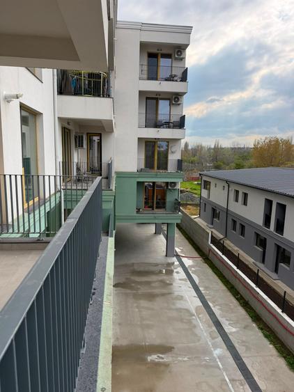 Apartament cu 4 camere decomandat în Sat Vacanță