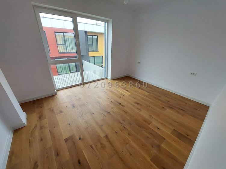 Duplex cu 4 camere cu Teren 100 Mp în Central