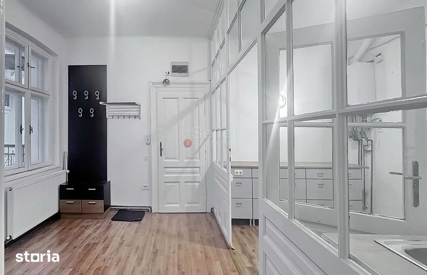 Apartament cu 3 camere, mobilat în Centrul Istoric