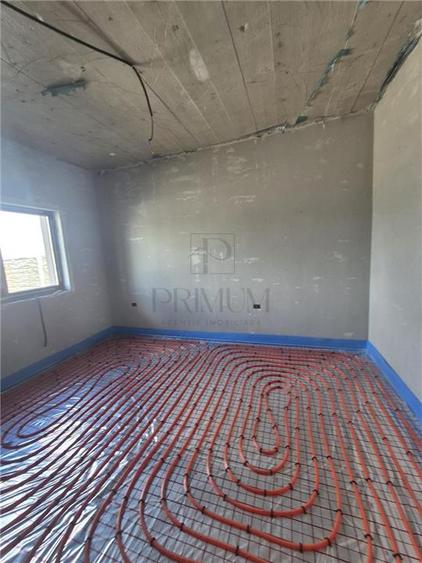 Duplex cu 4 camere cu Canalizare în Moșnița Nouă