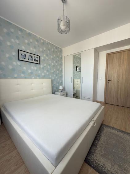 Apartament cu 3 camere semidecomandat în Metalurgiei