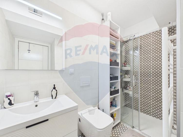 Apartament cu 3 camere semidecomandat, mobilat în Aviației