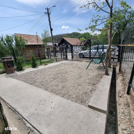 Casă cu 3 camere în Central