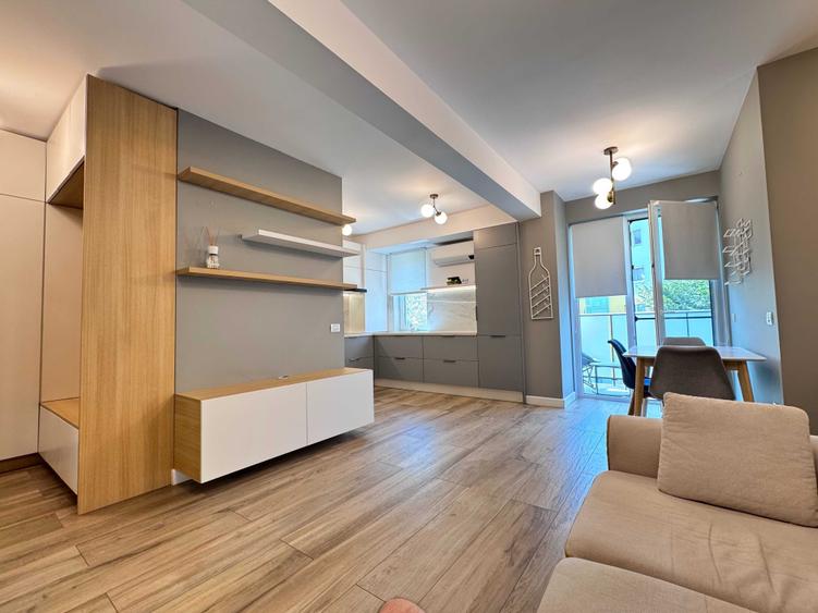 Apartament cu 2 camere semidecomandat în Girocului