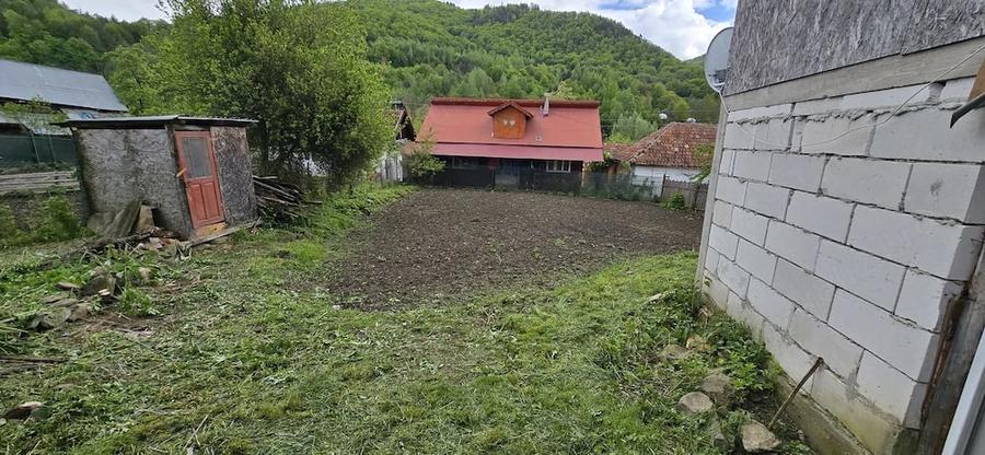 Teren de 1504 mp, în Gura Teghii