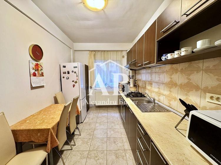 Apartament cu 3 camere semidecomandat, mobilat în Chiajna