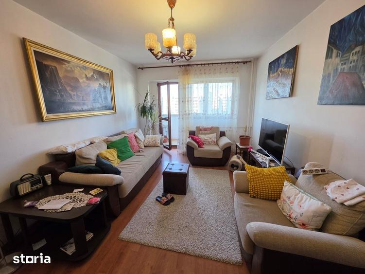 Apartament cu 3 camere semidecomandat în Vatra Luminoasă