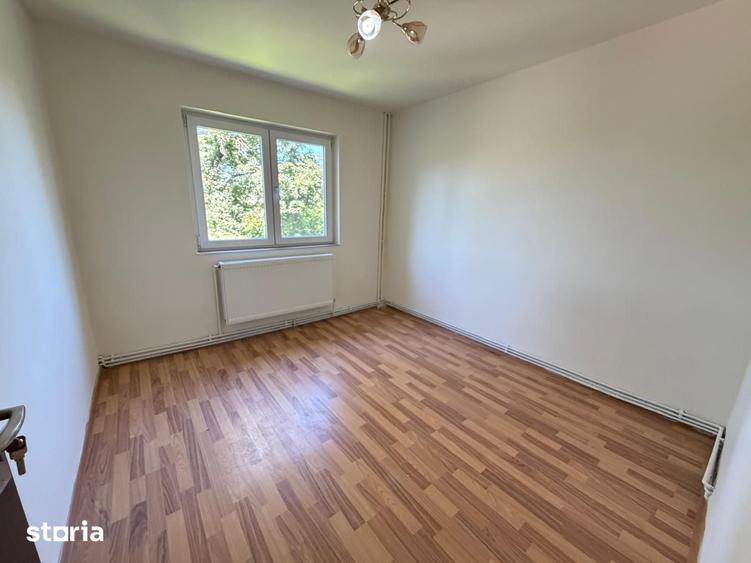 Apartament cu 2 camere semidecomandat în Mircea cel Bătrân