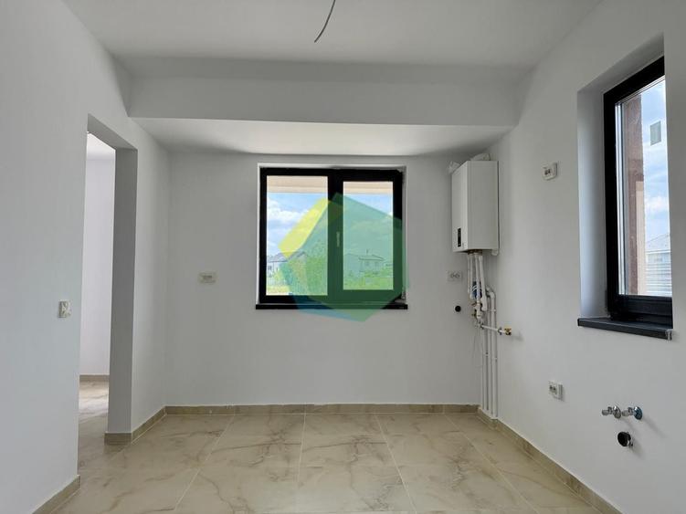 Duplex cu 3 camere cu Canalizare în Sud-Est