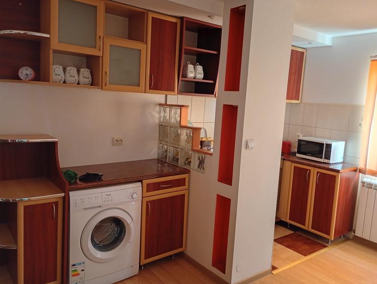 Apartament cu 3 camere decomandat în Traian