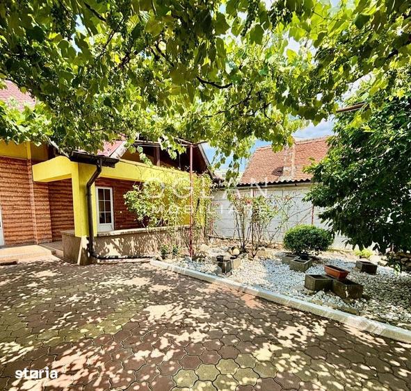 Casă cu 5 camere cu Teren 400 Mp în Calea Dumbrăvii