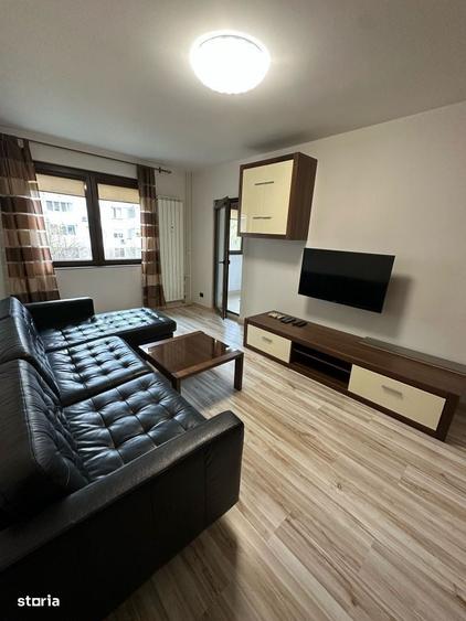 Apartament cu 4 camere decomandat în Drumul Taberei