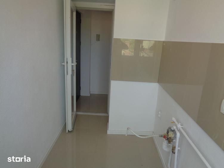 Apartament 2 camere renovat, termoteca ,baie cu geam, etaj 2 ,VLAICU - 4